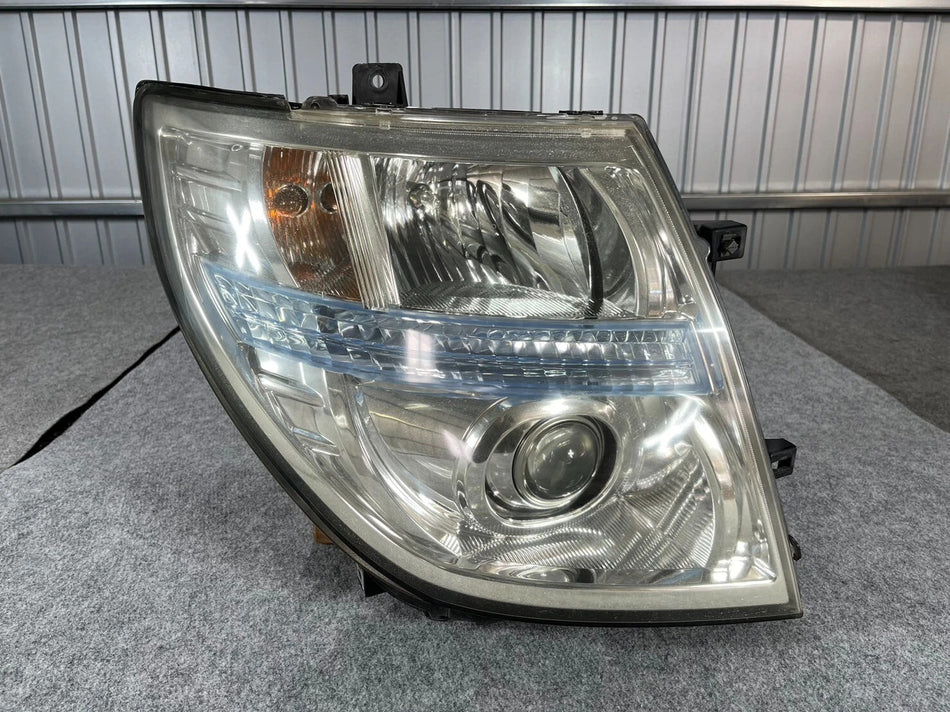 JDM ELGRAND E51 NISSAN OEM JDM RHD HID HEAD LIGHT RIGHT SIDE